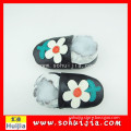 Kind of size high quality black and white flower moccasins embroidered sport shoes for baby